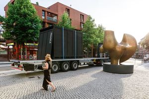 Cosima von Bonin and Tom Burr, ‘Benz Bonin Burr’ (2017). Skulptur Projekte Münster (10 June–1 October 2017). Courtesy Ocula. Photo: Charles Roussel.